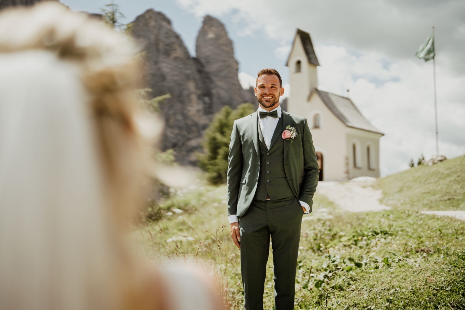Getting Ready in der Berghttte - Katrin bereitet sich auf die Trauung vor